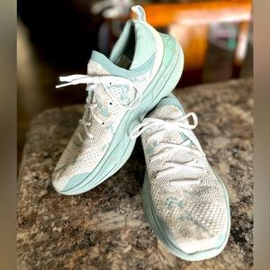 Women’s Explorer Blitz Stride Lace Sneaker